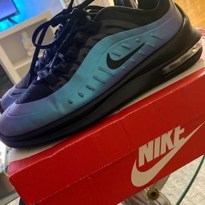 Nike Air Max Axis